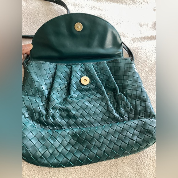 Vintage Bottega Veneta Elegant Green Woven Shoulder Bag - Picture 7 of 15